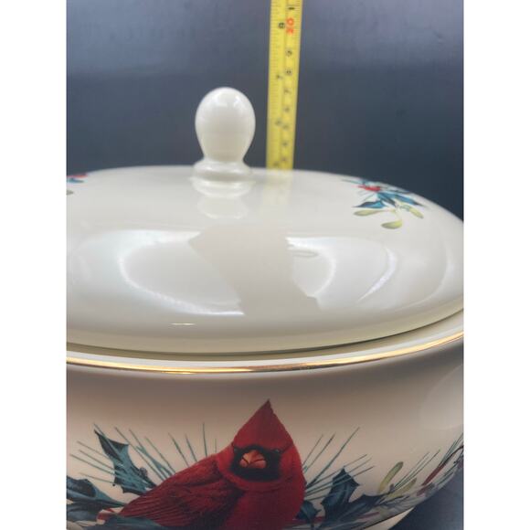 Lenox Winter Greetings Lidded Casserole Serving Dish 2QT Cardinal 870601 9.75" - Picture 11 of 14